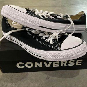 Black Converse size 11 (NWB)
